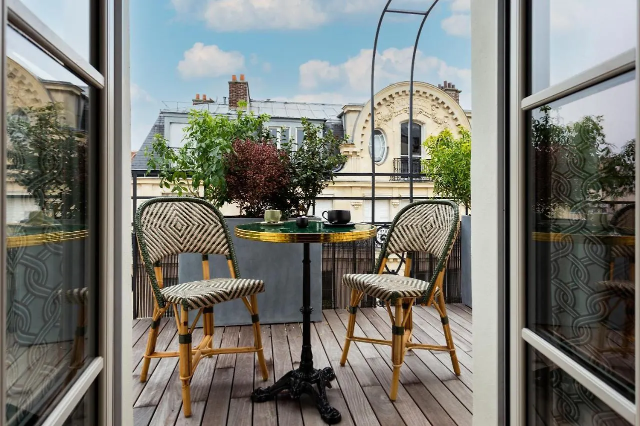 Hotel Bonsoir Madame Parigi